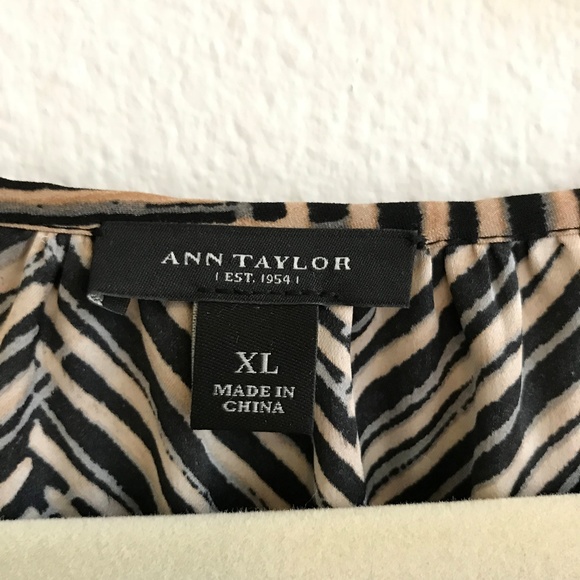 Ann Taylor black/tan sheer sleeve blouse - Picture 2 of 5